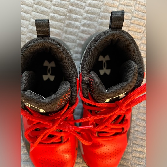 Under Armour shoes boys - Picture 3 of 8